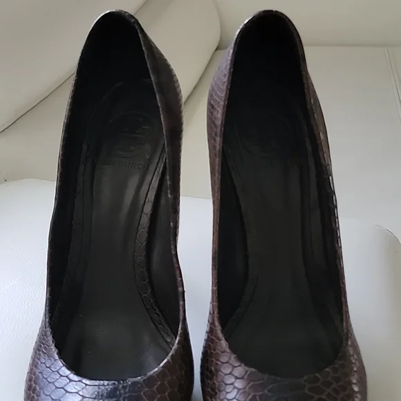 TORY BURCH Snake Print 5 inch Stiletto Heels  SZ 8.5 - Picture 11 of 12